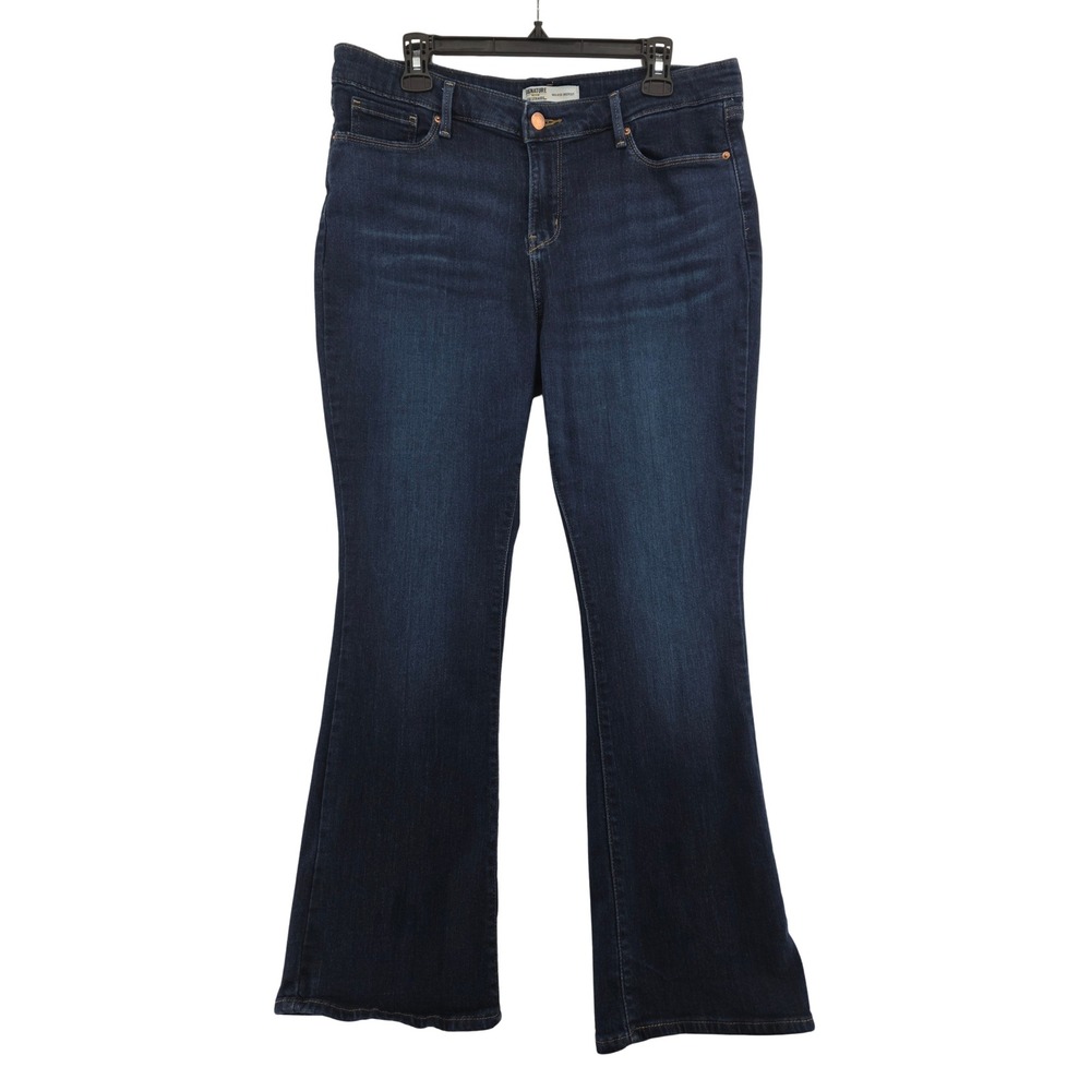 Levis Signature Bootcut Jeans Size 14